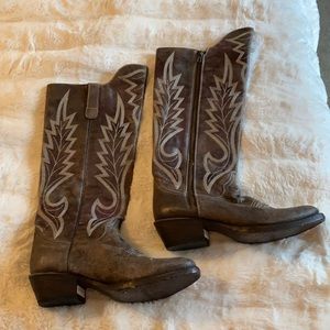 BRAND NEW - Stetson Cam leather, vintage toe boots. Woman’s size 10